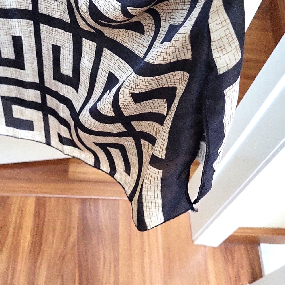 Caftan With Fendi Like Pattern. Beautiful And Flo… - image 5